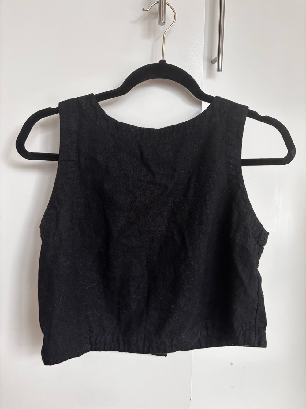 Old Navy Black Sleeveless Crop Tank